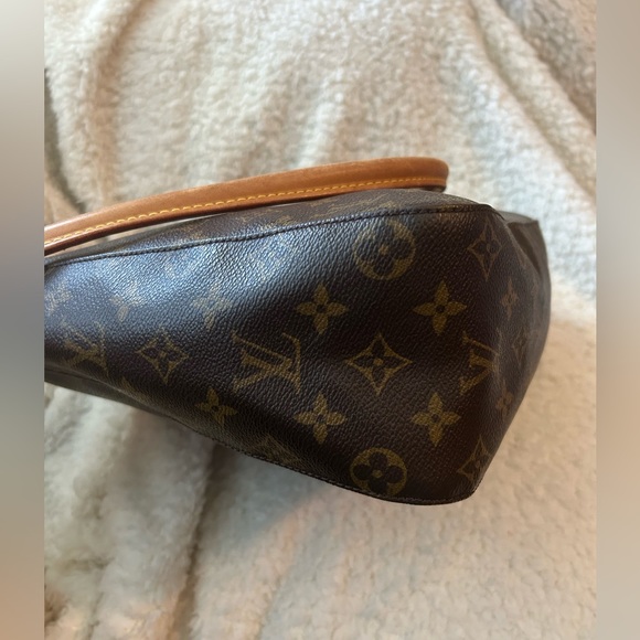 Louis Vuitton Looping Monogram GM - Picture 7 of 14